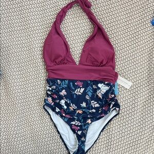 Cupshe One Piece Swimsuit in Pink and Navy Floral